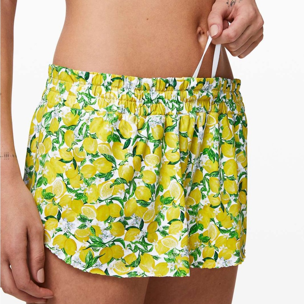LULULEMON Will the Wave Surf Short 2.5" - Lululemons White Multi - W7AV9S - Sz 4